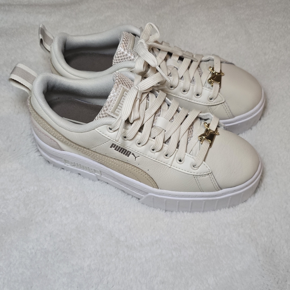 Puma Mayze Platform Sneakers w/ Gold Puma Charms – Women’s 7